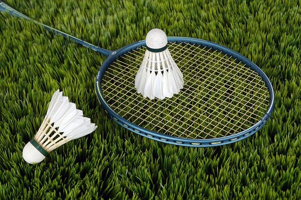 Matériel badminton pour la maison, confinement, covid 19 sport à la maison